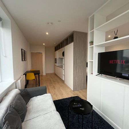 London Heathrow Airport Apartment Voyager House Terminal 12345 - Ev Electric And Parking Available Ґіллінґдон Екстер'єр фото