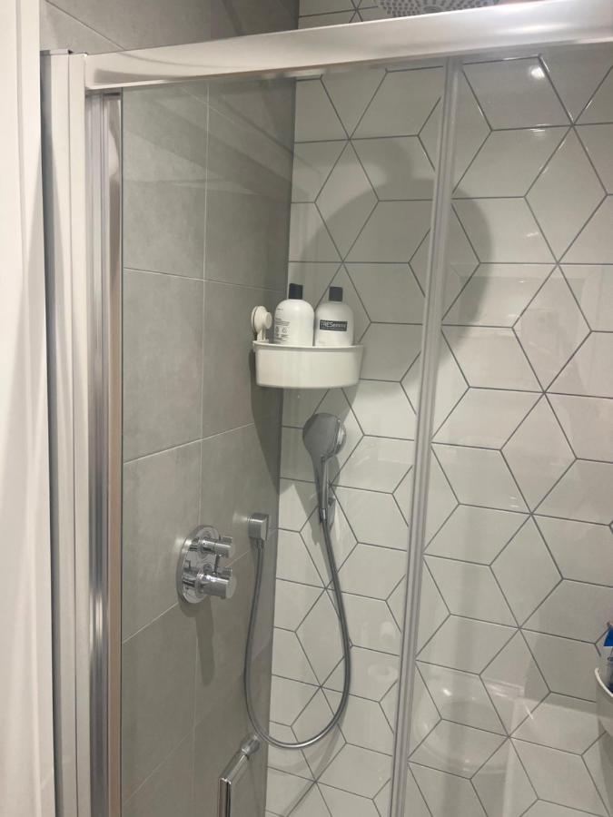 London Heathrow Airport Apartment Voyager House Terminal 12345 - Ev Electric And Parking Available Ґіллінґдон Екстер'єр фото