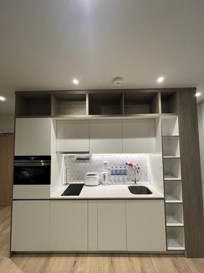 London Heathrow Airport Apartment Voyager House Terminal 12345 - Ev Electric And Parking Available Ґіллінґдон Екстер'єр фото